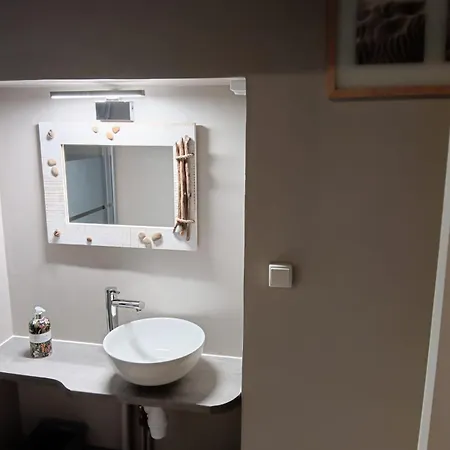 Mon Repos 1 Apartment
